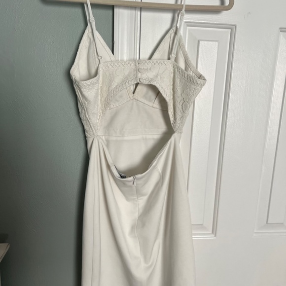 Lulus Mini off-white spaghetti strap body con dress. Size Small. - Picture 8 of 10